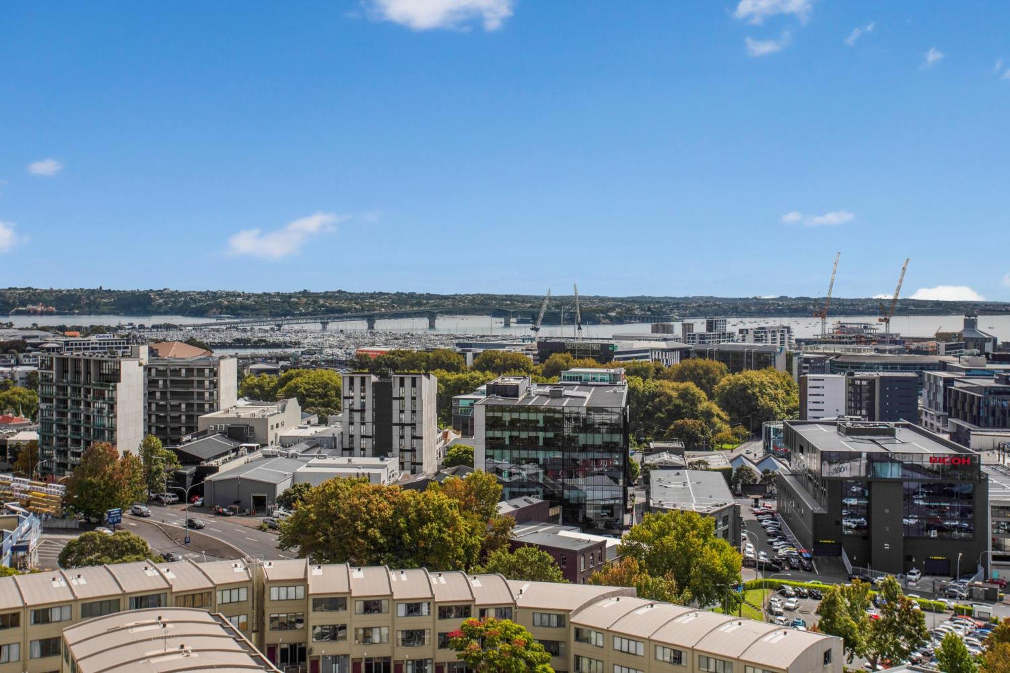 Skyline Serenade Apt With Skycity View And Parking โอ๊คแลนด์ ภายนอก รูปภาพ